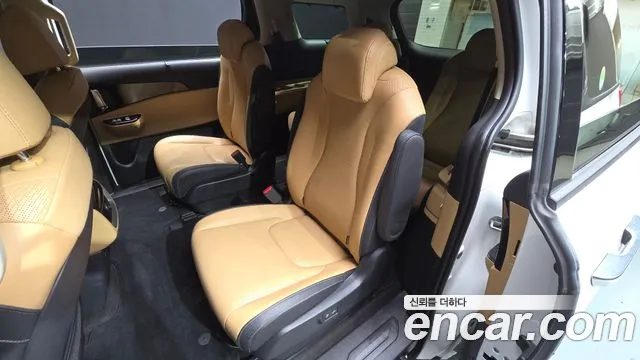 Kia Carnival 2023 thumb 11