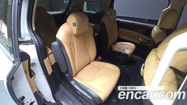Kia Carnival 2023 thumb 12