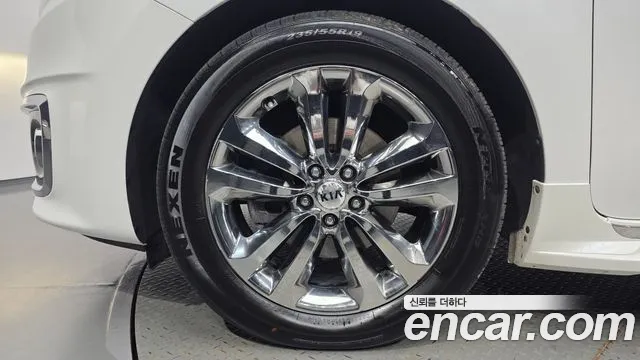 Kia Carnival 2016 thumb 5