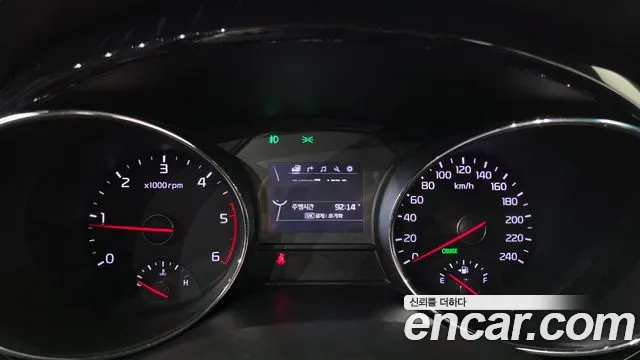 Kia Carnival 2016 thumb 8