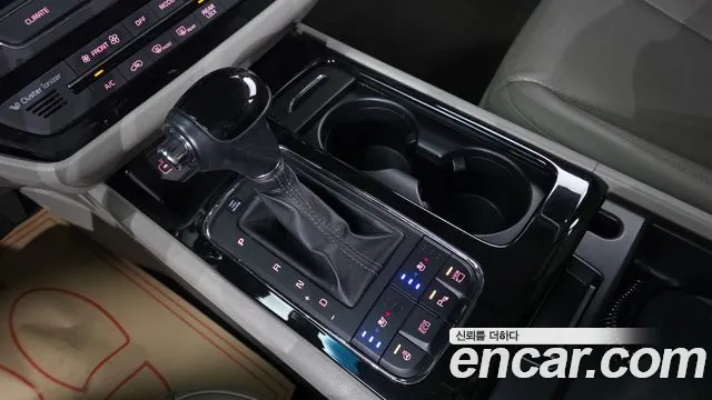 Kia Carnival 2016 thumb 9