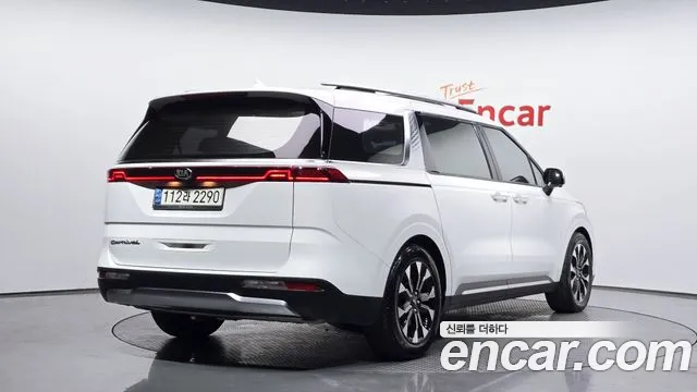 Kia Carnival 2021 thumb 2