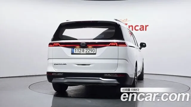 Kia Carnival 2021 thumb 4