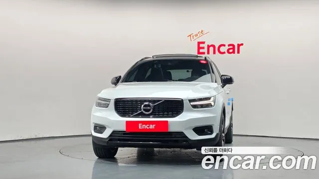 Volvo XC40 2018 thumb 3