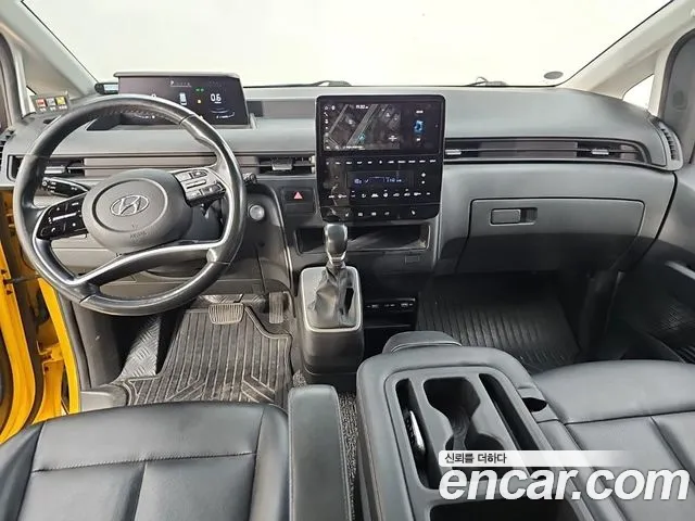 Hyundai Staria 2021 thumb 5