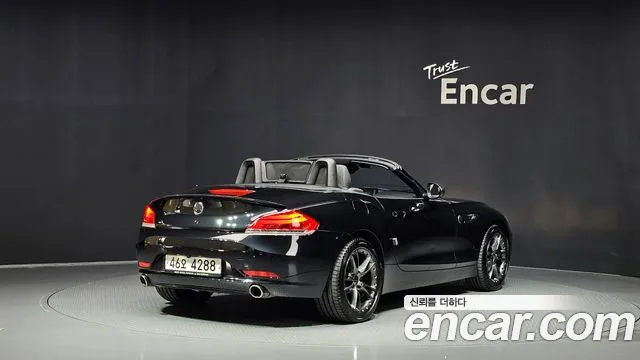 BMW Z4 2010 thumb 2