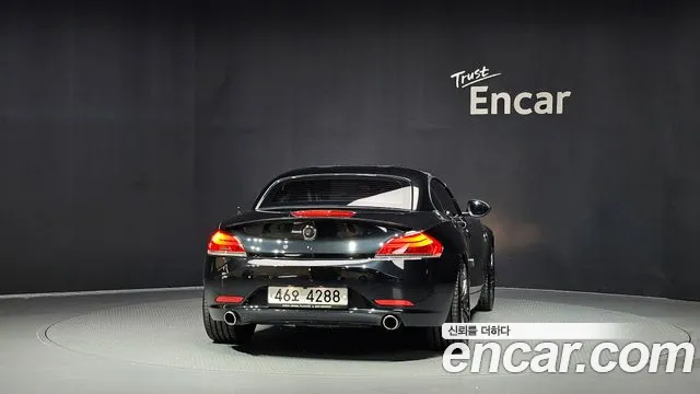 BMW Z4 2010 thumb 4