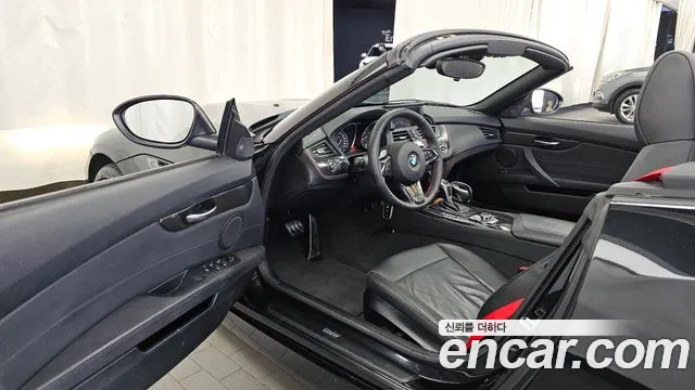 BMW Z4 2010 thumb 10