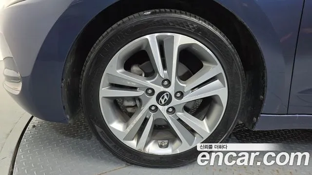 Hyundai Avante 2017 thumb 5