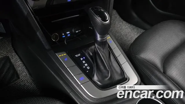 Hyundai Avante 2017 thumb 9