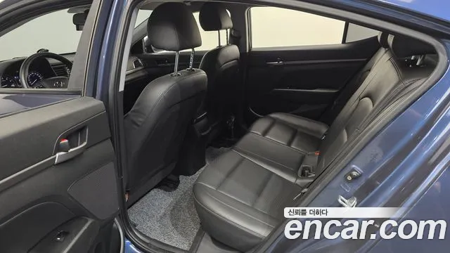 Hyundai Avante 2017 thumb 12