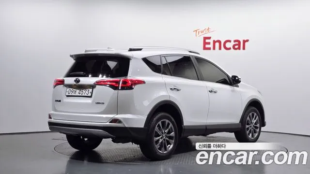 Toyota RAV4 2018 thumb 2
