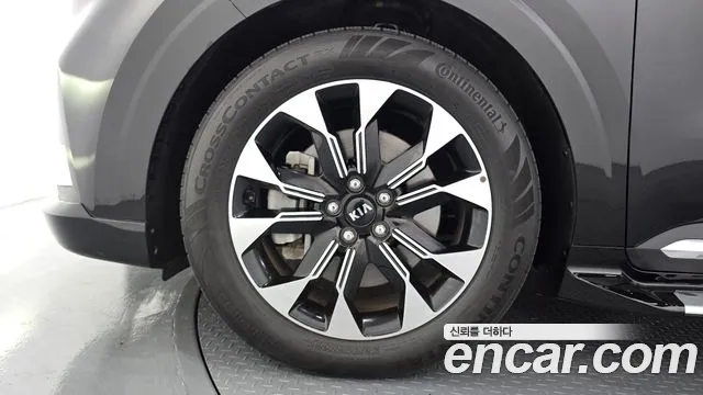 Kia Carnival 2021 thumb 5