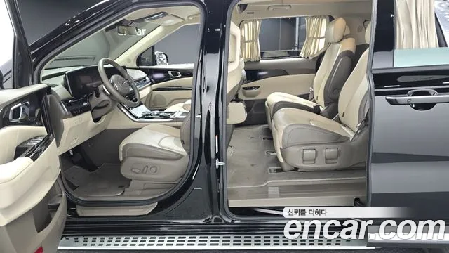 Kia Carnival 2021 thumb 11