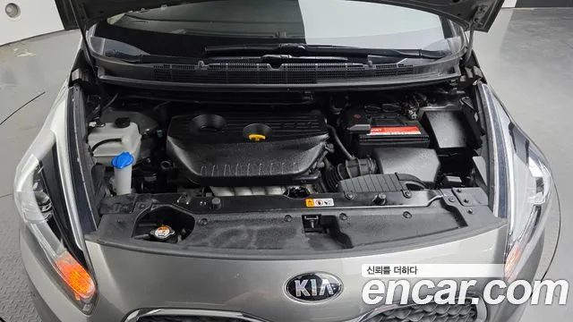 Kia Carens 2013 thumb 6