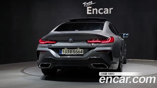 BMW 8-Series 2022 thumb 4