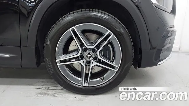 Mercedes-Benz GLB 2025 thumb 5