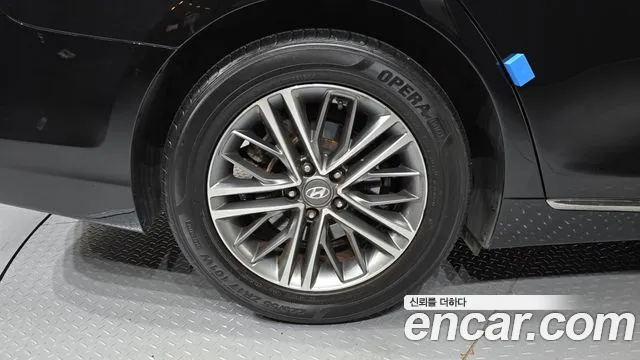 Hyundai Grandeur 2017 thumb 5