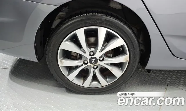 Hyundai Accent 2015 thumb 4