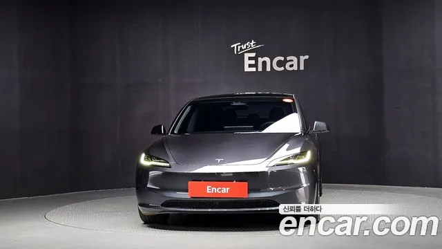 Tesla Model 3 2025 thumb 3