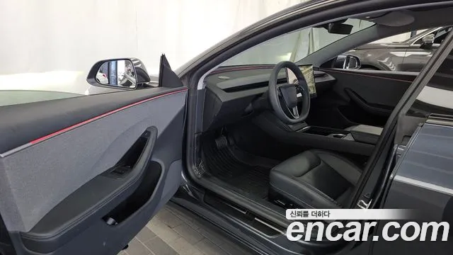 Tesla Model 3 2025 thumb 10