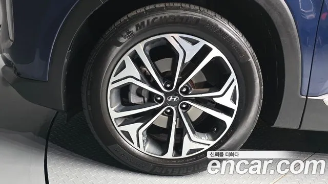 Hyundai Santa Fe 2019 thumb 5