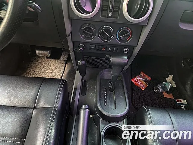 Jeep Wrangler 2010 thumb 10