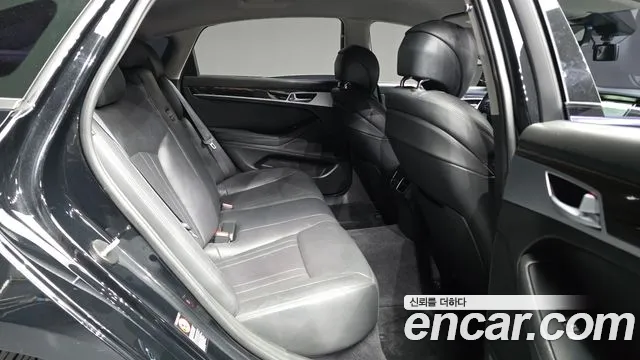 Genesis G80 2016 thumb 12