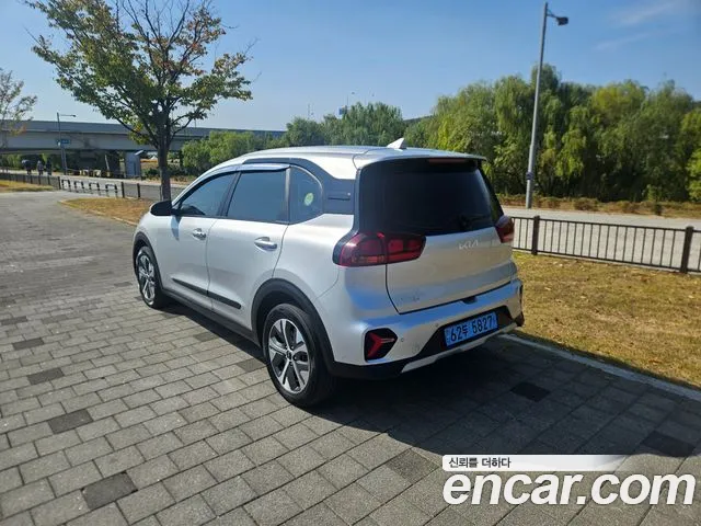 Kia Niro 2024 thumb 4