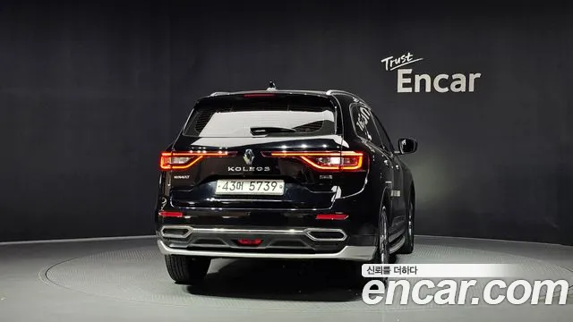 Renault-KoreaSamsung Koleos 2018 thumb 4