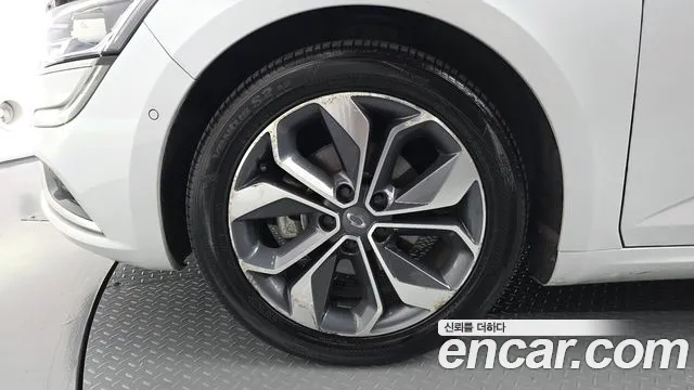 Renault-KoreaSamsung Megane 2018 thumb 5