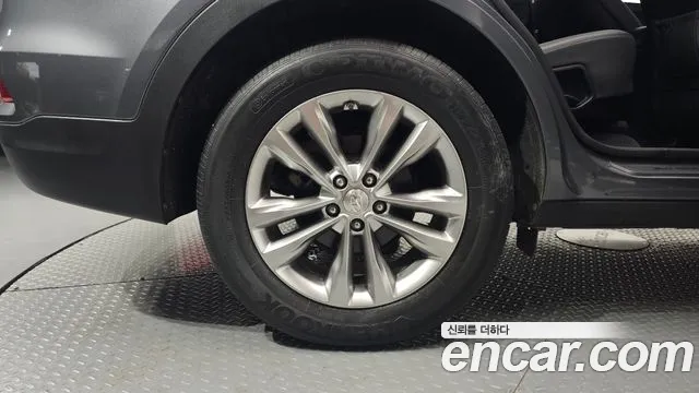 Hyundai Santa Fe 2015 thumb 4