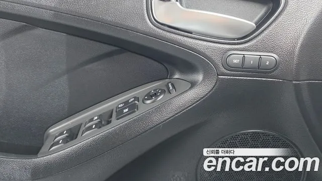 Kia K3 2016 thumb 11