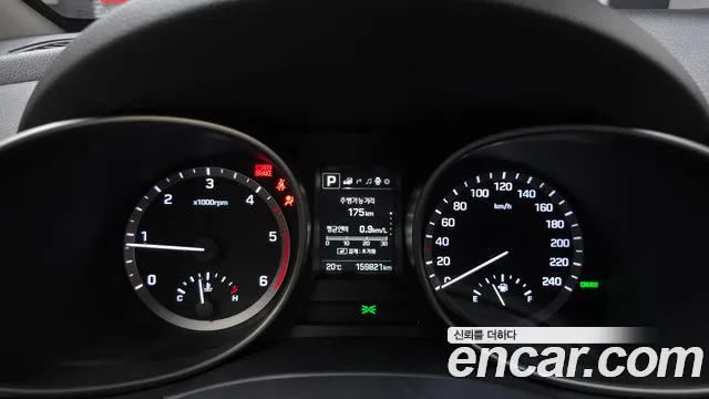 Hyundai Santa Fe 2017 thumb 8