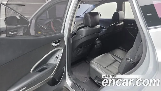 Hyundai Santa Fe 2017 thumb 11