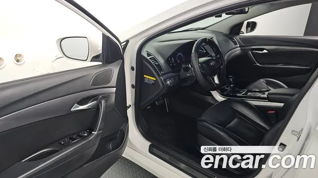 Hyundai i40 2013 thumb 9