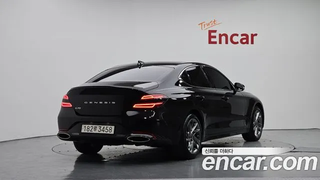 Genesis G70 2023 thumb 2