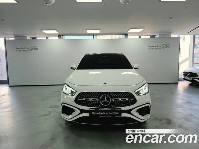 Mercedes-Benz GLA 2025 thumb 3