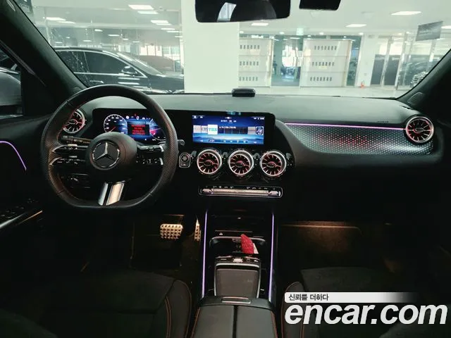 Mercedes-Benz GLA 2025 thumb 7