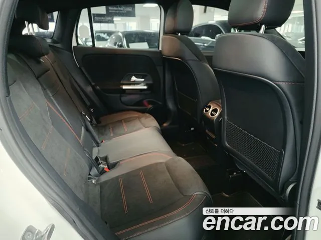 Mercedes-Benz GLA 2025 thumb 10