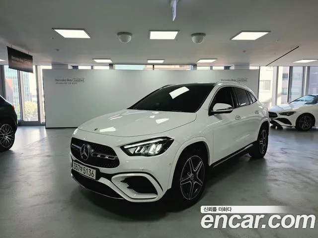 Mercedes-Benz GLA 2025 thumb 11