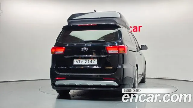 Kia Carnival 2017 thumb 4