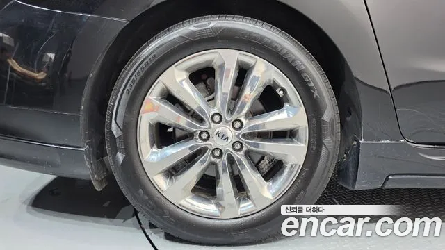 Kia Carnival 2017 thumb 5