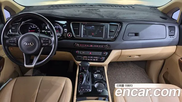Kia Carnival 2017 thumb 7