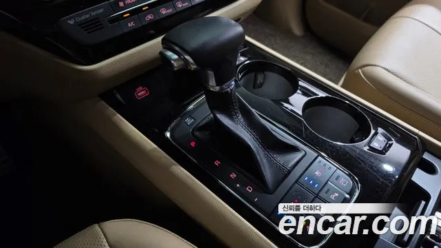 Kia Carnival 2017 thumb 9