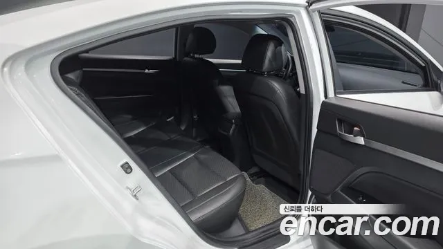 Hyundai Avante 2019 thumb 12
