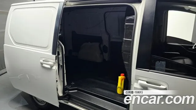 Hyundai Staria 2022 thumb 11