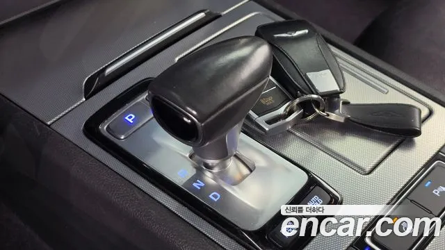 Genesis G80 2017 thumb 9