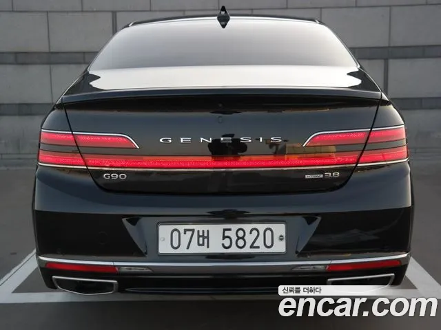 Genesis G90 2018 thumb 3