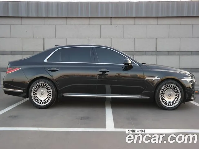 Genesis G90 2018 thumb 5